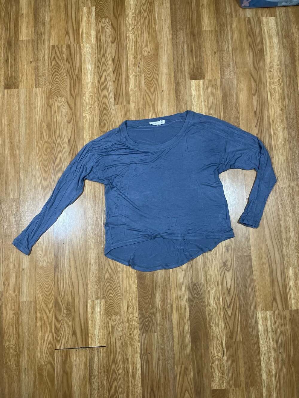 BCBGeneration Blue Long Sleeve Scoop Neck High-Low Hem Casual Top
